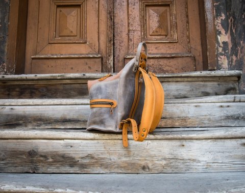 Skórzany plecak/torebka na ramię w jednym, plecak w kolorach Szary i Brązowy od Ladybuq Art