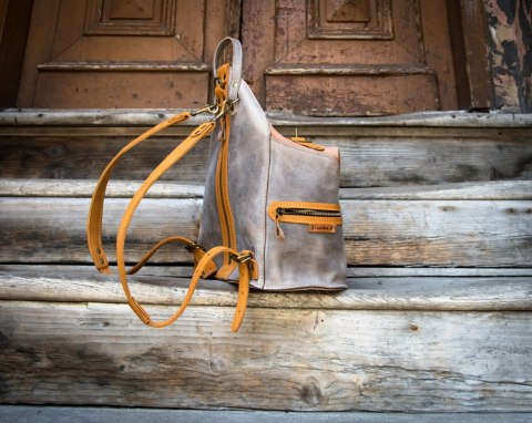 Skórzany plecak/torebka na ramię w jednym, plecak w kolorach Szary i Brązowy od Ladybuq Art