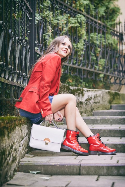 Torebka skórzana Ann w stylowym Białym kolorze wykonana ręcznie przez Ladybuq Art