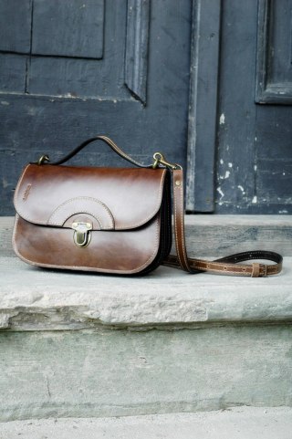 Torebka skórzana Pati  w kolorze brązowym