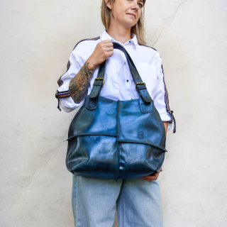 Torebka skórzana ręcznie wykonana przez ladybuq Alicja Ultimate Edition kolor granatowy