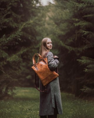 Unikalny plecak- torebka ręcznie wykonany przez Ladybuq Art Studio torba z naturalnej skóry