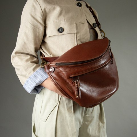 Duża skórzana nerka w kolorze brązowym od LadyBuQ