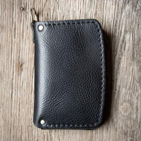 Mały skórzany portfel "Havana" w kolorze czarnym, podręczny z miejscem na drobiazgi od Ladybuq Art