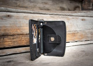 Mały skórzany portfel "Havana" w kolorze czarnym, podręczny z miejscem na drobiazgi od Ladybuq Art