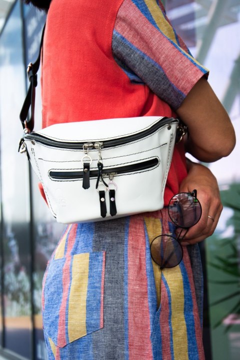 Nerka ręcznie wykonana z naturalnej skóry w kolorze białym od LadyBuq Art