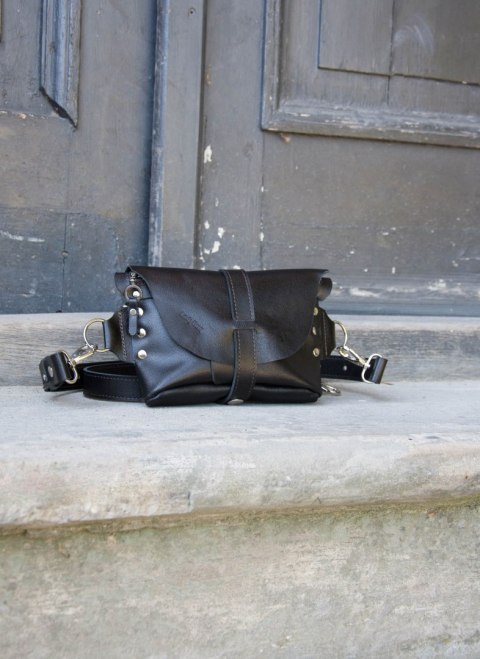 Nerka / torebka na ramię czarna