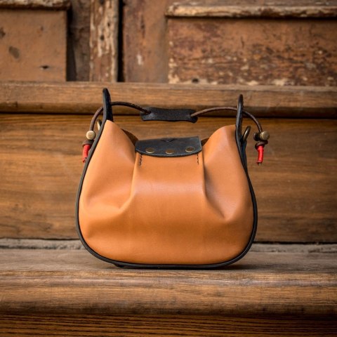 Mała torebka skórzana Mili w kolorze brązowym i granatowym