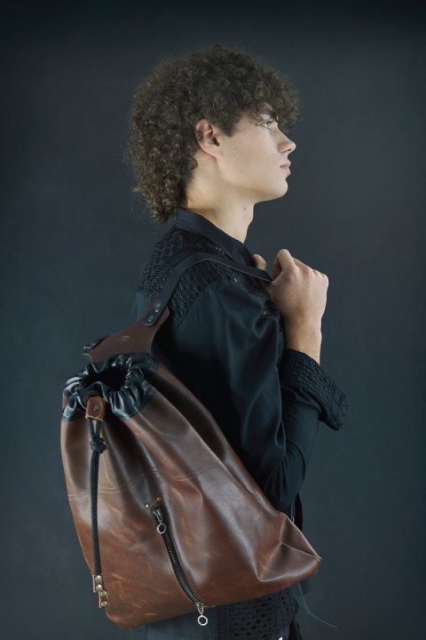 Plecak worek skórzany z naturalnej skóry ręcznie wykonany brązowy