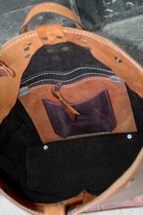 Skórzany plecak w kolorze brązowo rudym