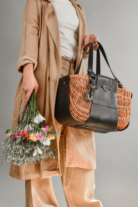 Torba wiklinowa kosz w kolorze czarnym