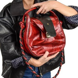 Torebka skórzana Mili w kolorze czerwonym i czarnym