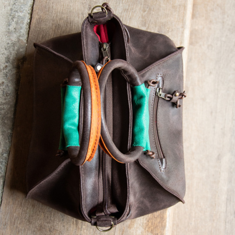 Torebka skórzana Karen w kolorze ciemny brąz