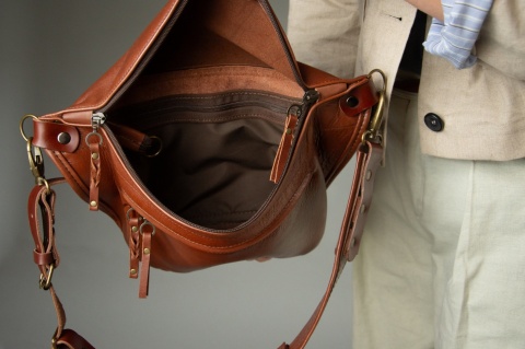 Duża skórzana nerka w kolorze brązowym od LadyBuQ