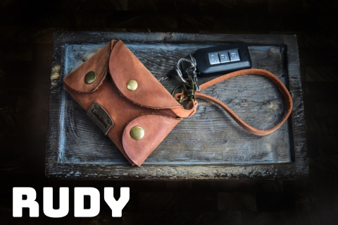 Kluczówka skórzana w różnych kolorach