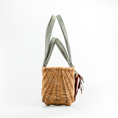 Kosz wiklinowy z saszetką i klapką