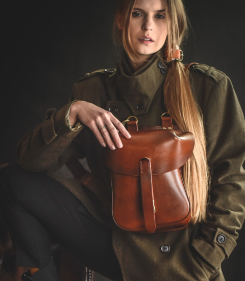 Leather cavalry backpack, handcrafted from vegetable-tanned leather.