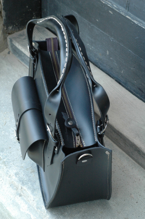 Leather Tote Bag with Clutch color black