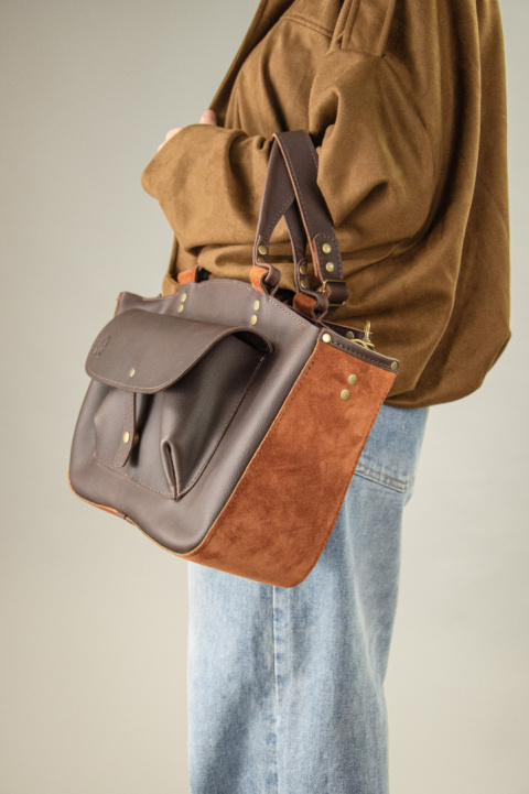 Torba skórzana i zamszowa Kuferek kolor brązowy nowa kolekcja