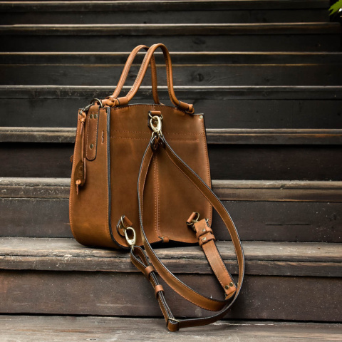 Torebka skórzana Elaine kolor brązowy z funkcja plecaka