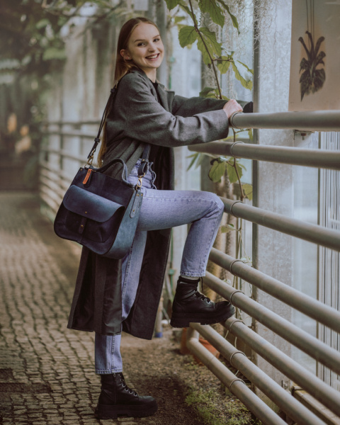 Leather bag Elaine color navy blue