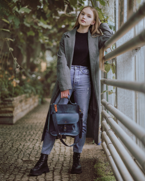 Leather bag Elaine color navy blue
