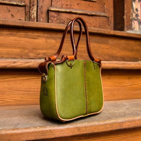 Torebka skórzana Elaine minimalistyczna torebka LadyBuQ kolor limonkowy