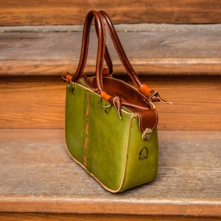 Torebka skórzana Elaine minimalistyczna torebka LadyBuQ kolor limonkowy