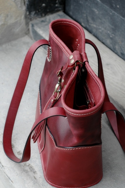 Torebka skórzana Julia w kolorze malinowym